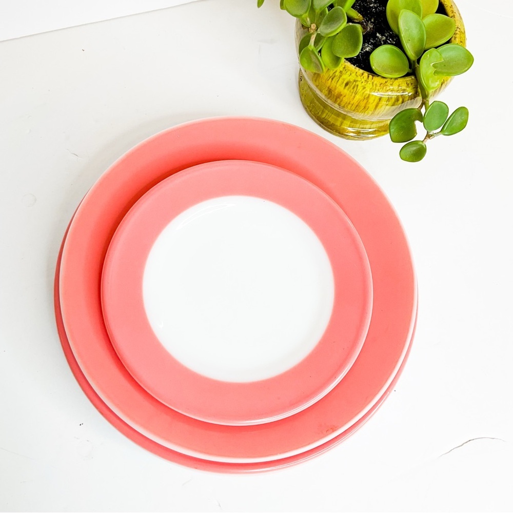 Vintage CORNING Coral Pink Milkglass Plate Set | 1970s